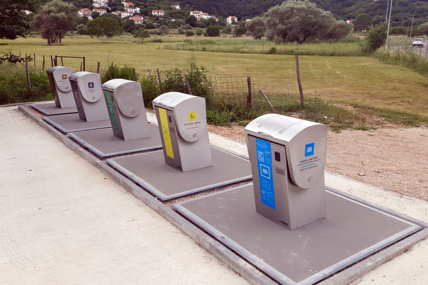 Ukopani kontejneri Baška